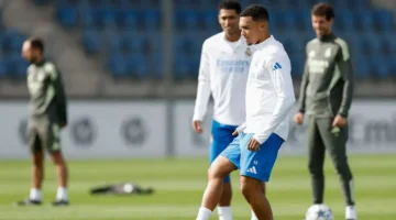 مفاوضات متقدمة.. مانشستر يونايتد يعرض 70 مليون جنيه لأرنولد